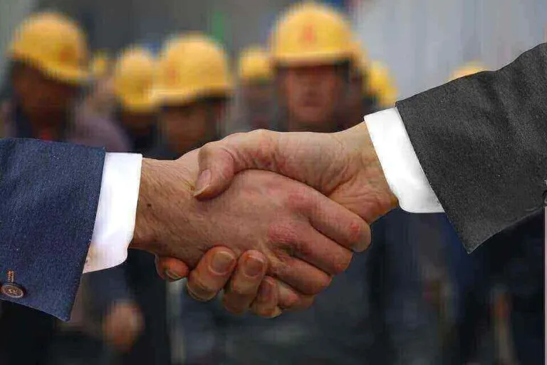 stretta di mano